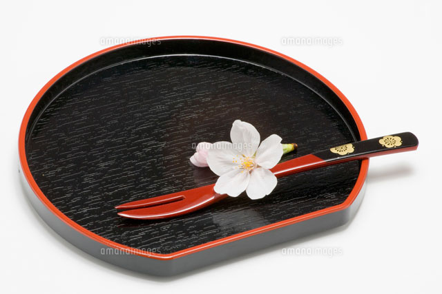 盆と桜
(c)TAKAO ONOZATO/orion