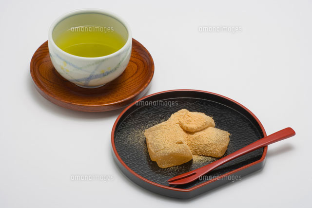 わらび餅とお茶
(c)TAKAO ONOZATO/orion