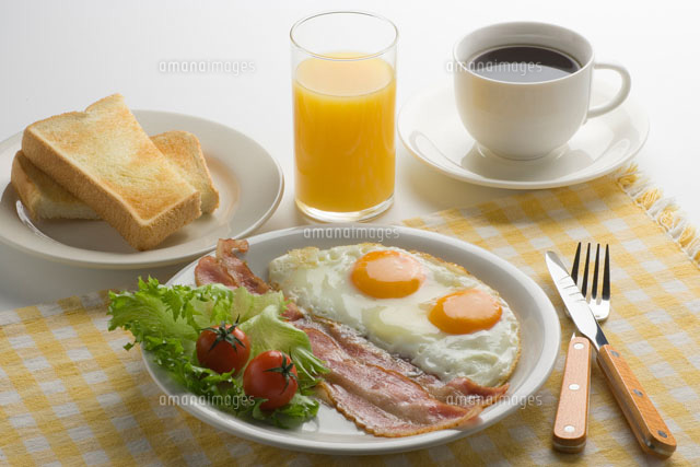 ベーコンエッグの朝食
(c)TAKAO ONOZATO/orion