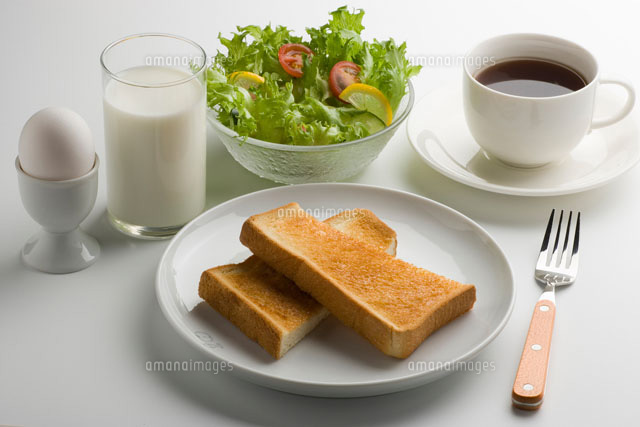 トーストの朝食
(c)TAKAO ONOZATO/orion