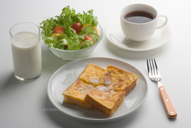 フレンチトーストの朝食
(c)TAKAO ONOZATO/orion