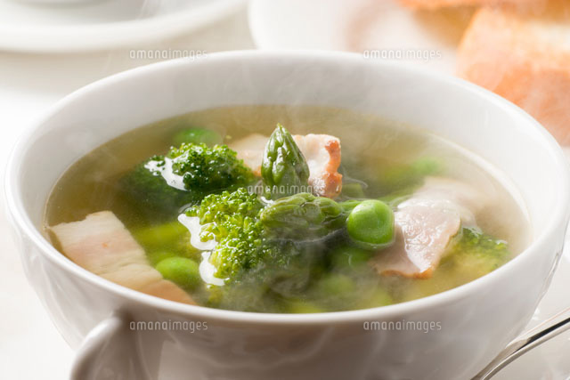 緑の野菜のスープ
(c)TAKAO ONOZATO/orion