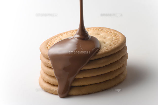 チョコレートをかけたビスケット
(c)TAKAO ONOZATO/orion