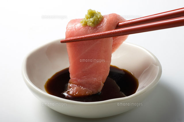 刺身本マグロ中トロとしょうゆ
(c)TAKAO ONOZATO/orion