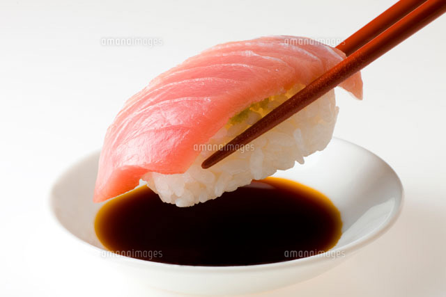 寿司にしょうゆ 本マグロ中トロ
(c)TAKAO ONOZATO/orion