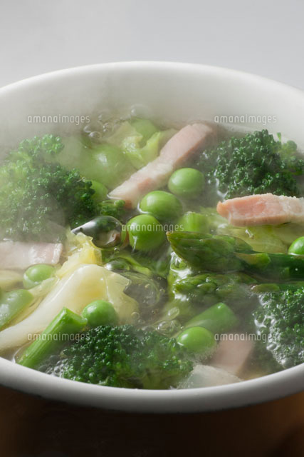 緑の野菜のスープ
(c)TAKAO ONOZATO/orion