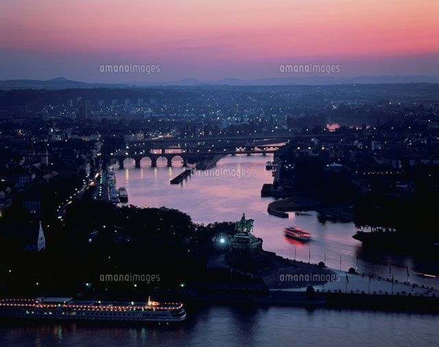 コブレンツ夜景 ドイツ
(c)PAT/SEBUN PHOTO