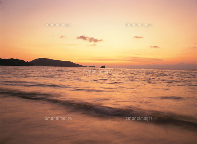 パトンビーチの夕景
(c)YOSHIYA ITO/orion