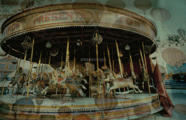 メリーゴーランドと熱気球のフォトコラージュ
(c)KENJI HATA/a.collection