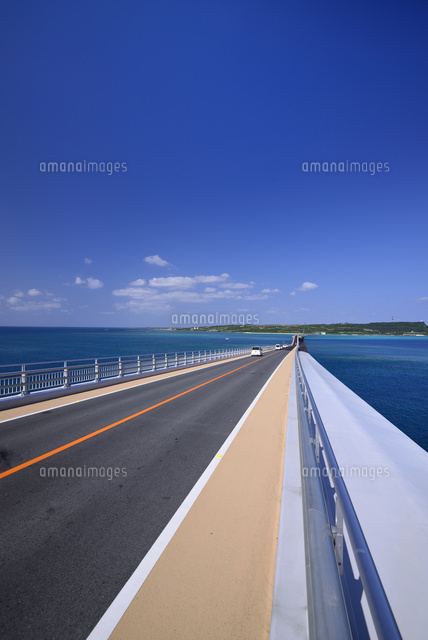 伊良部大橋
(c)SHIGEYUKI UENISHI/SEBUN PHOTO