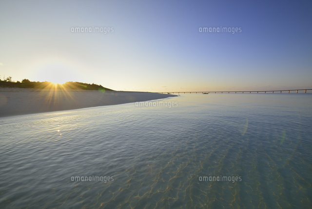 宮古島与那覇前浜の朝の海
(c)SHIGEYUKI UENISHI/SEBUN PHOTO
