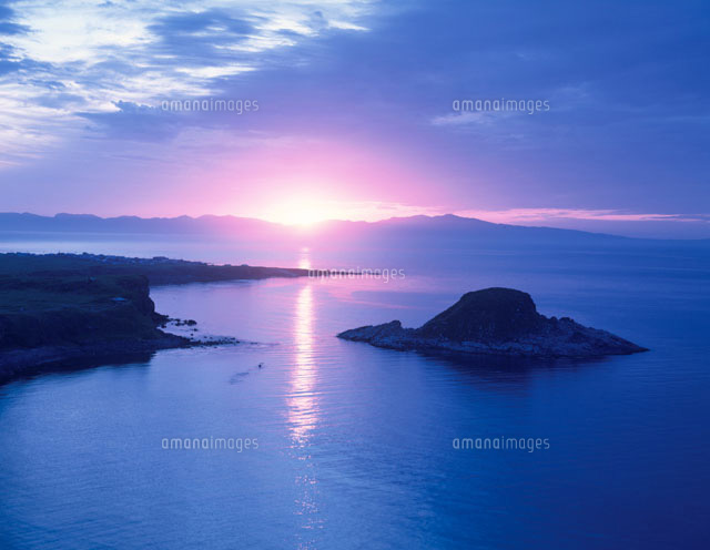 夕日ガ丘展望台からの海と夕日の眺め 利尻島 北海道
(c)MASANOBU HIROSE/SEBUN PHOTO