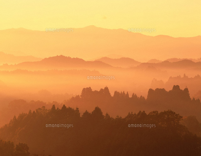 朝の山並み
(c)MASANOBU HIROSE/SEBUN PHOTO