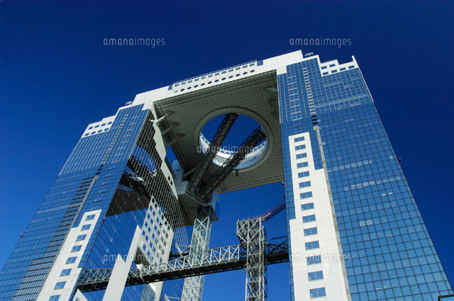 梅田スカイビルの外観
(c)MASANOBU HIROSE/SEBUN PHOTO