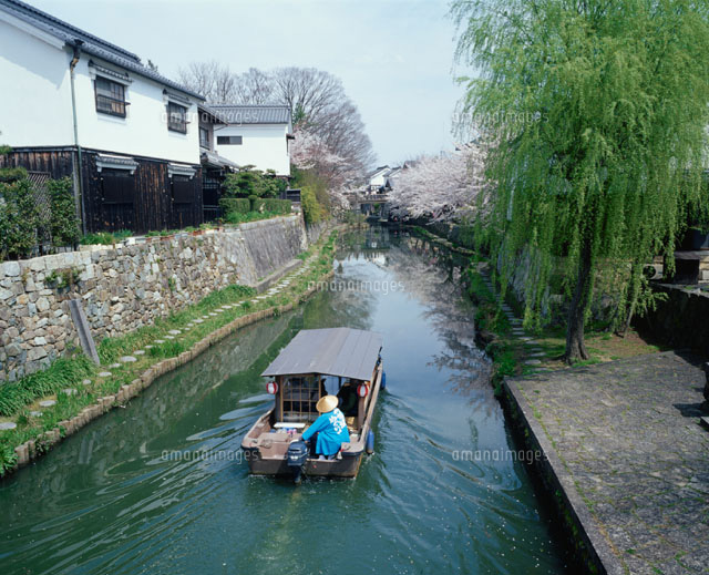 小川を渡る舟 近江八幡市 滋賀県
(c)MASANOBU HIROSE/SEBUN PHOTO