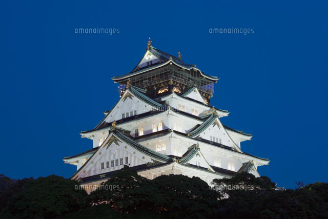 ライトアップされた大阪城
(c)MASANOBU HIROSE/SEBUN PHOTO