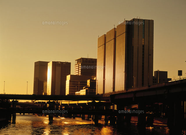 中之島のビル街と夕映え
(c)MASANOBU HIROSE/SEBUN PHOTO