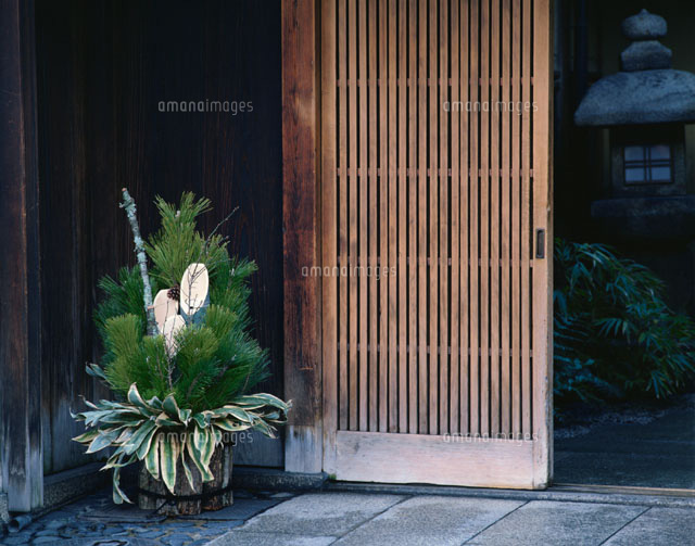 玄関先の門松
(c)KOICHIRO KITAOKU/SEBUN PHOTO