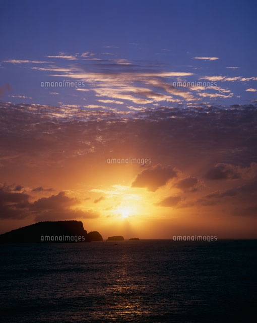 ベクエ島から見たカリブ海の夕景
(c)PAUL THOMPSON/SEBUN PHOTO
