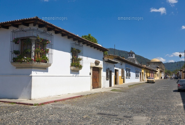 Typical street and houses
(c)Paul Thompson/SEBUN PHOTO