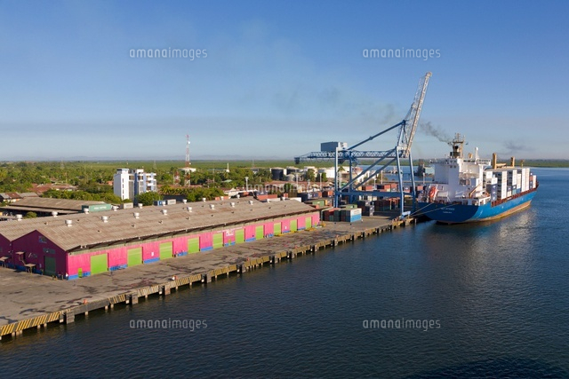 Container ship
(c)Paul Thompson/SEBUN PHOTO