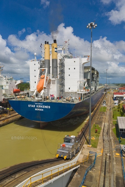 Norwegian Cargo ship passing through Gatun Locks
(c)Paul Thompson/SEBUN PHOTO