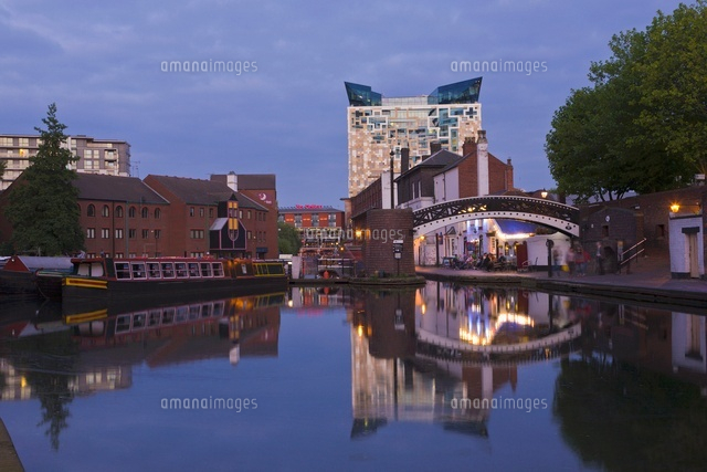 The Cube building, Gas Town
(c)Paul Thompson/SEBUN PHOTO