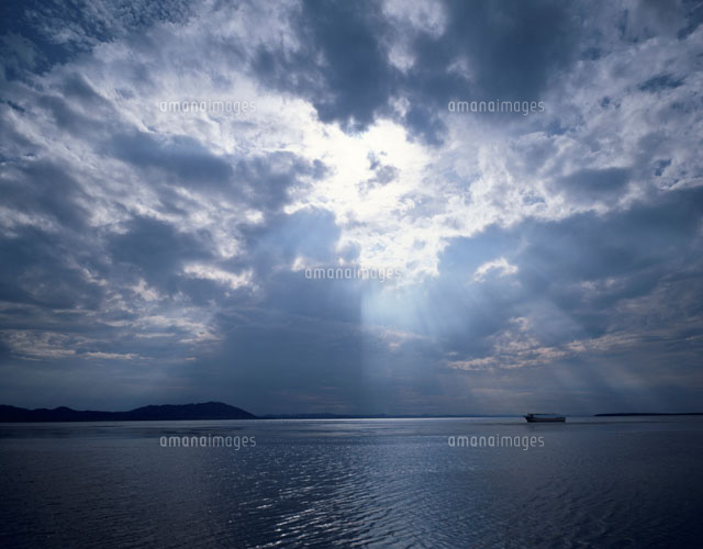 サロマ湖の夕暮れ 北海道
(c)KENICHI MINORUDA/SEBUN PHOTO