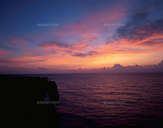 万座毛夕景 沖縄県
(c)KENICHI MINORUDA/SEBUN PHOTO