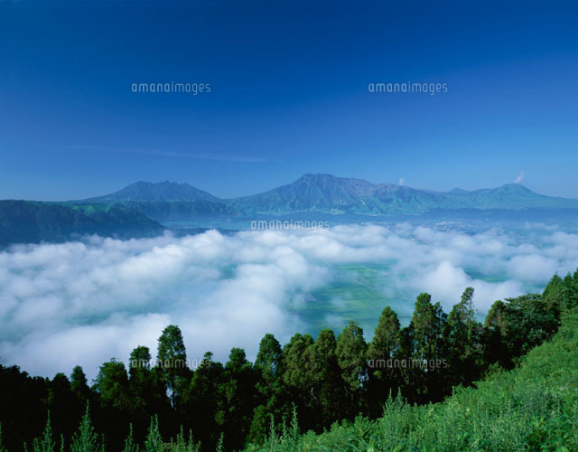 阿蘇山と雲海 一の宮町 熊本県
(c)KENICHI MINORUDA/SEBUN PHOTO