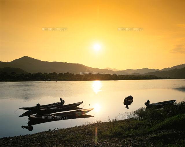四万十川と夕日 中村市 高知県
(c)KENICHI MINORUDA/SEBUN PHOTO