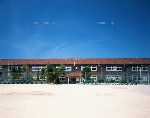 校舎
(c)KENICHI MINORUDA/SEBUN PHOTO