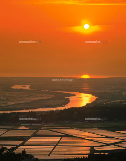 眺海の森より最上川の夕景
(c)KENICHI MINORUDA/SEBUN PHOTO