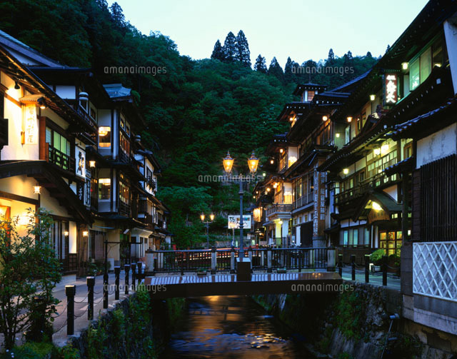 銀山温泉の夜景
(c)KENICHI MINORUDA/SEBUN PHOTO