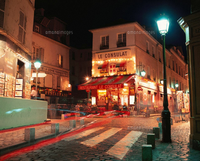 モンマルトルのレストランの夜景と石畳 パリ フランス
(c)SEIJI TAJIMA/SEBUN PHOTO