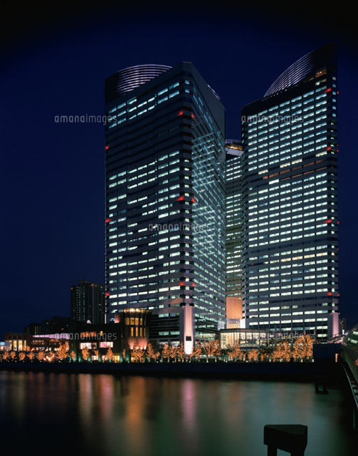 晴海アイランドトリトンスクエアの夜景 中央区 東京都
(c)SEIJI TAJIMA/SEBUN PHOTO