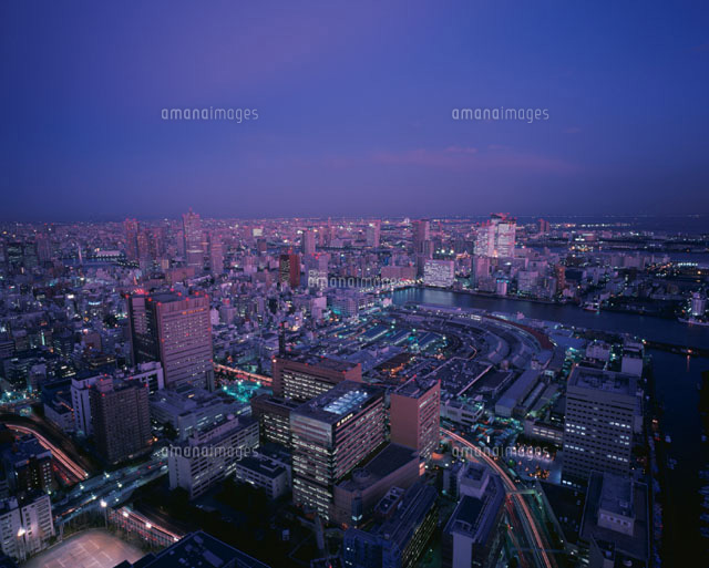 築地市場と勝どき橋とビル群夕景 東京都
(c)SEIJI TAJIMA/SEBUN PHOTO