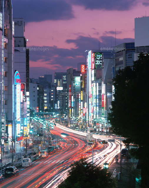 上野中央通りとビル群の夕景 台東区 東京都
(c)SEIJI TAJIMA/SEBUN PHOTO