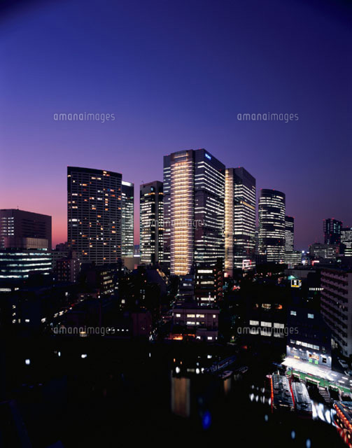 品川インターシティの眺望の夜景(青紫) 東京都
(c)SEIJI TAJIMA/SEBUN PHOTO