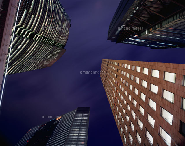 汐留シオサイトとビル群の夕景 東京都
(c)SEIJI TAJIMA/SEBUN PHOTO