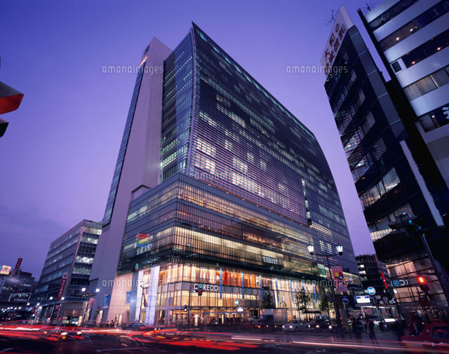 コレド日本橋と中央通り夕景 東京都
(c)SEIJI TAJIMA/SEBUN PHOTO