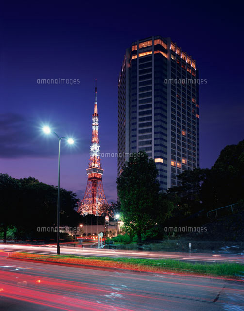東京タワーとザ・プリンスパークタワー東京
(c)SEIJI TAJIMA/SEBUN PHOTO
