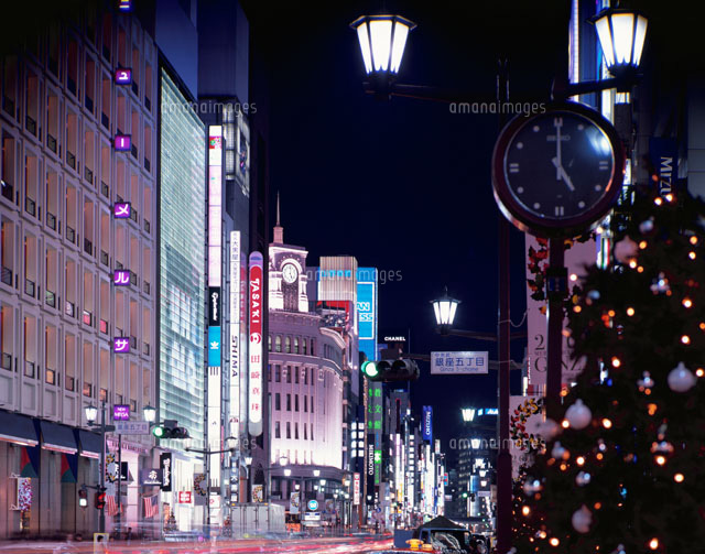 クリスマスの銀座中央通り
(c)SEIJI TAJIMA/SEBUN PHOTO
