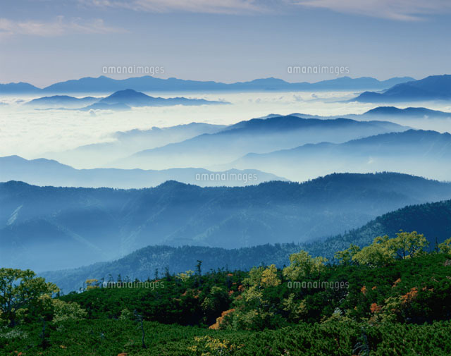 雲海に沈む山並み 乗鞍岳 長野県
(c)TOMOMI SAITO/SEBUN PHOTO