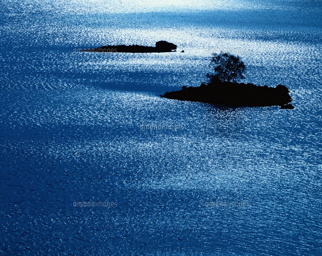 光る檜原湖 裏磐梯 福島県
(c)TOMOMI SAITO/SEBUN PHOTO