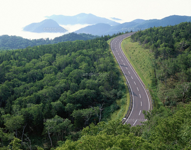 羅臼方面を見る 知床横断道路 北海道
(c)TOMOMI SAITO/SEBUN PHOTO
