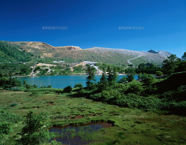夏の弓池と草津白根山 群馬県
(c)TOMOMI SAITO/SEBUN PHOTO