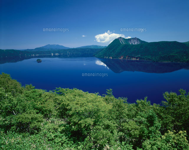 摩周湖 北海道
(c)KATSUHIRO YAMANASHI/SEBUN PHOTO