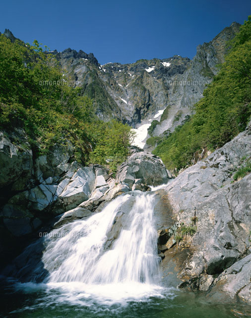 谷川岳と一ノ倉沢 水上町 群馬県
(c)KATSUHIRO YAMANASHI/SEBUN PHOTO