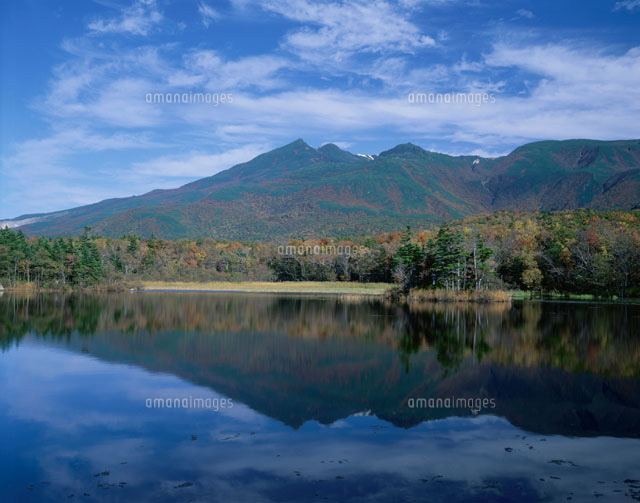 知床五湖と知床連山 北海道
(c)KATSUHIRO YAMANASHI/SEBUN PHOTO